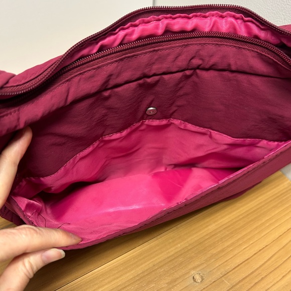 Lug Puddle Jumper Crossbody – Berry / Wine – 10 Pockets + Bottle Holder - Picture 12 of 12